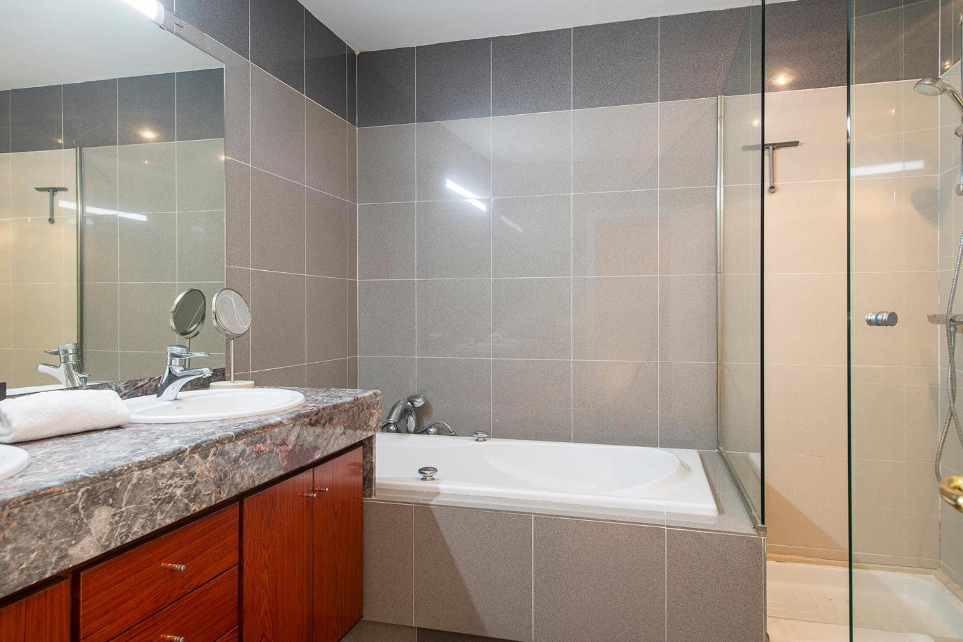 Sleep & Stay Luxury Top Floor Apt With Terrace Girona Kültér fotó