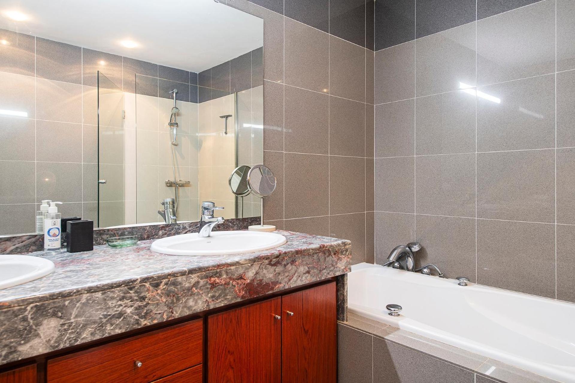 Sleep & Stay Luxury Top Floor Apt With Terrace Girona Kültér fotó